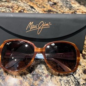 polarized lenses, no scratches, worn few times